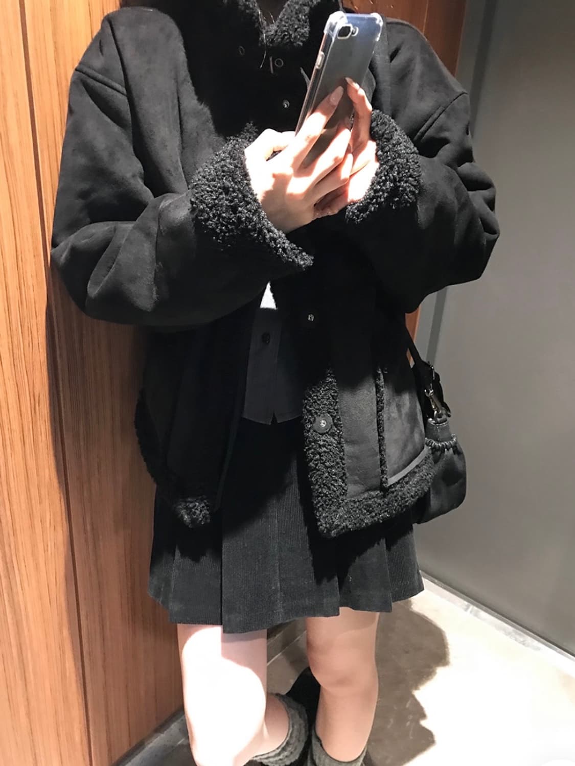 예모마일 에덴 무스탕 점퍼 블랙  상품이미지6