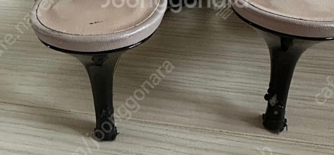 발렌티노 락스터드 힐 에나멜 38 갸루템 상품이미지3