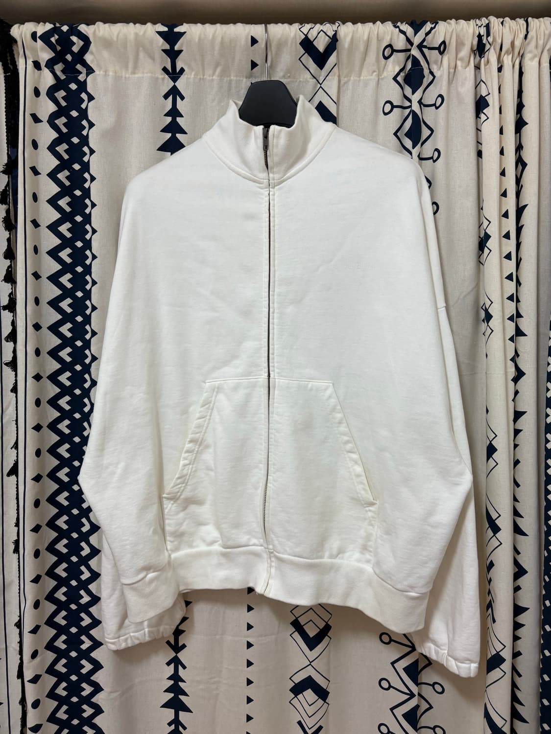 윌리차바리아 / WILLY CHAVARRIA 스웻 집업 상품이미지1