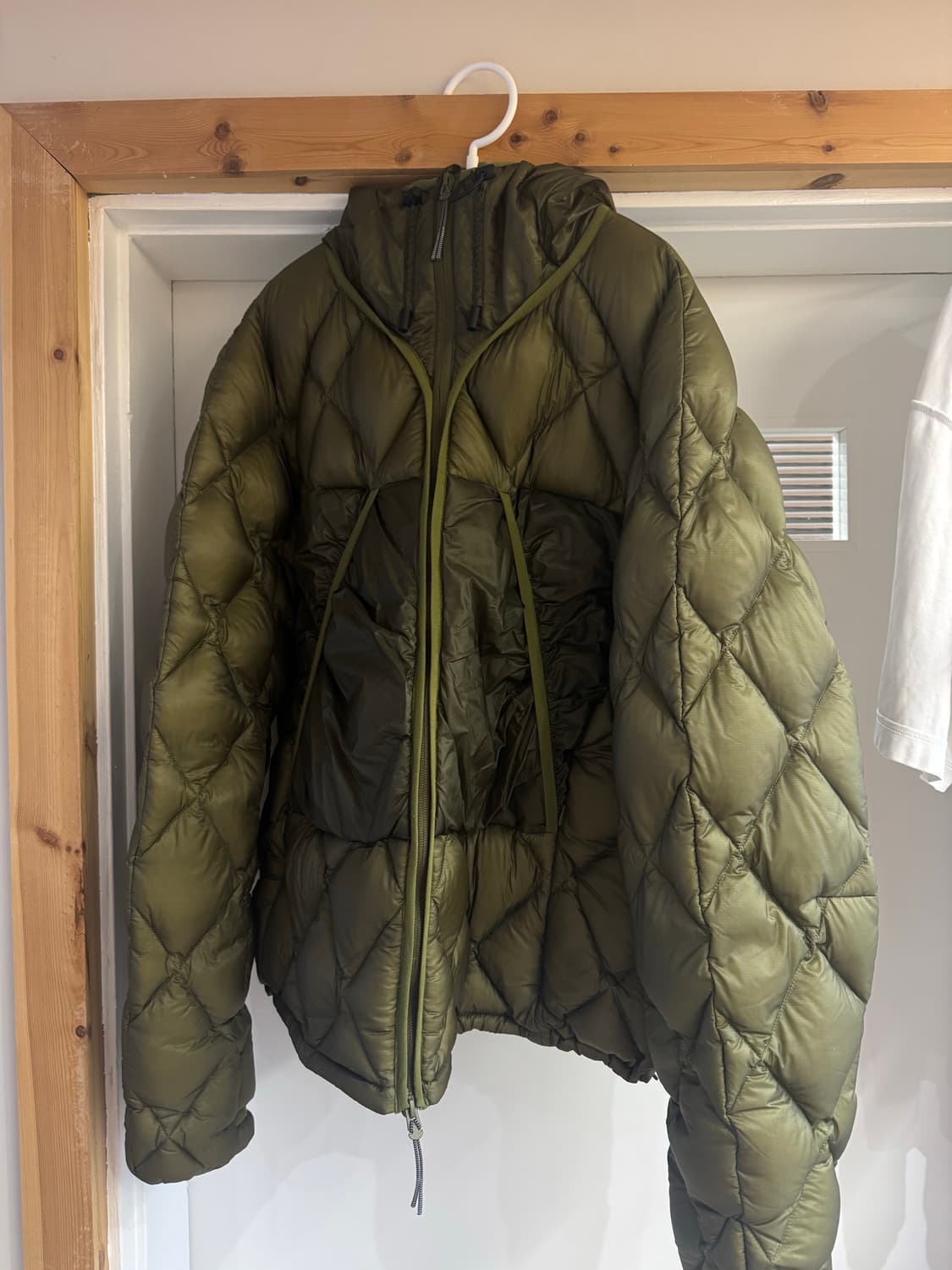 Roa 라이트다운자켓 올리브 XL팝니다 상품이미지2