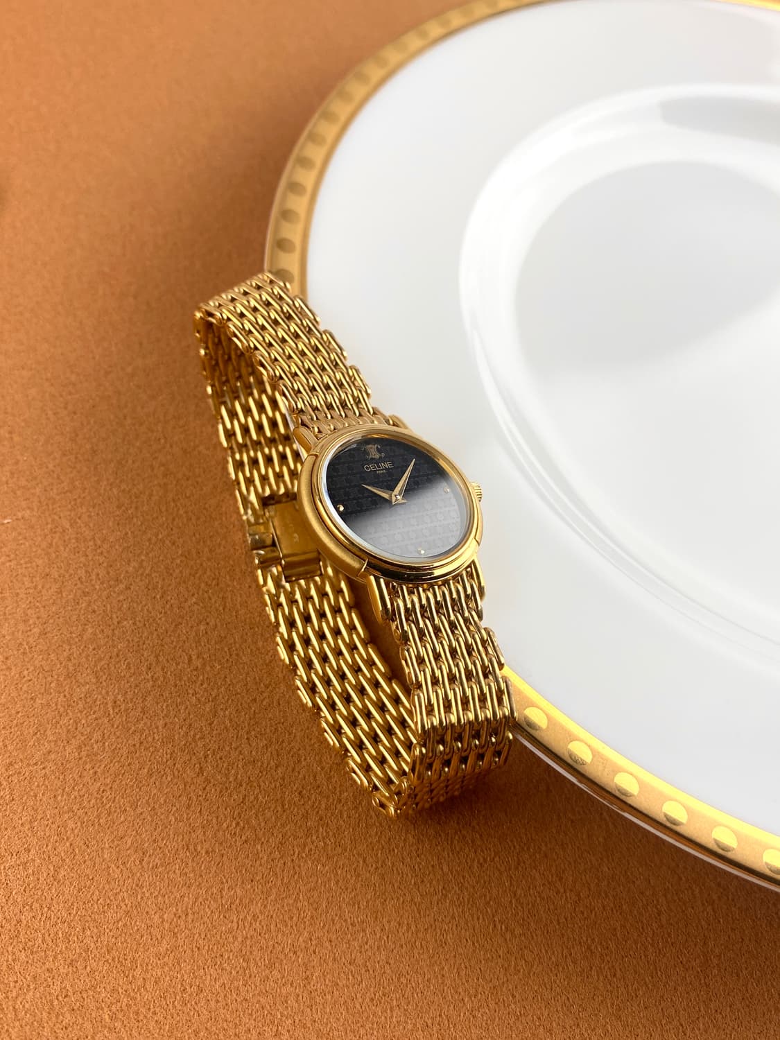 CELINE round triomphe gold watch 상품이미지2