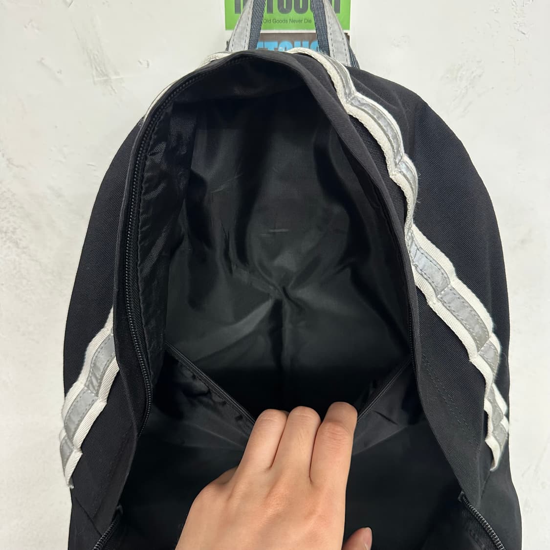 화이트마운티어링 x 이스트팩 리플렉티브 백팩 상품이미지6