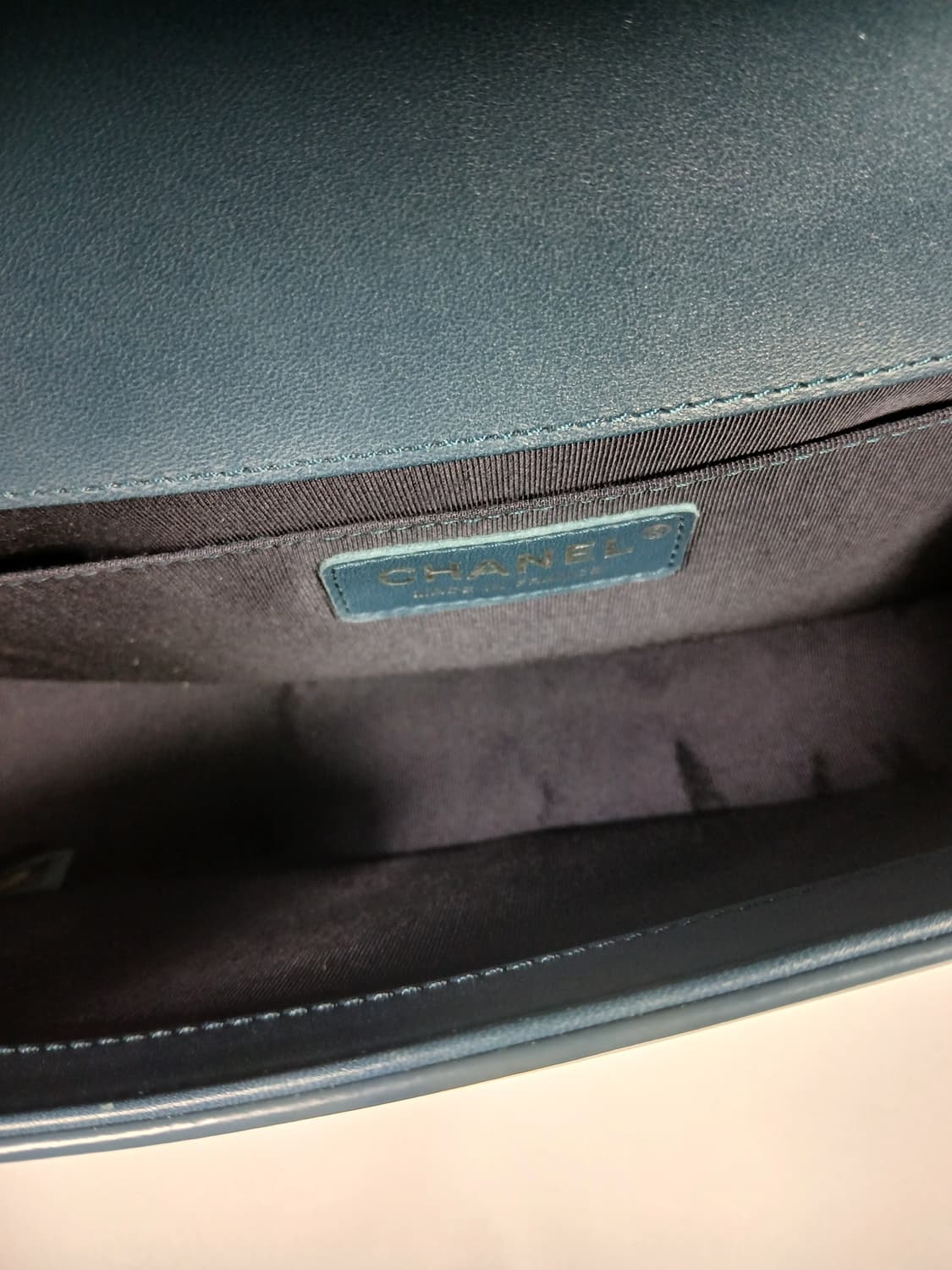 샤넬 시즌 보이백 미듐 21번대 A67086 상품이미지10