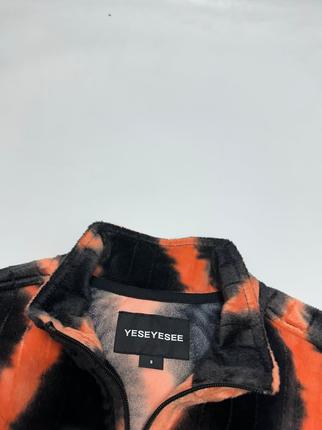 YESEYESEE 예스아이씨 벨루어 집업 자켓 상품이미지9