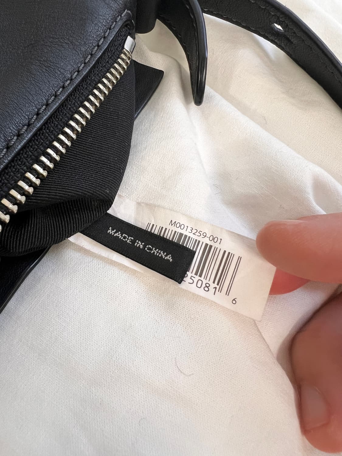 마크제이콥스 블랙 가죽 크로스백 상품이미지8