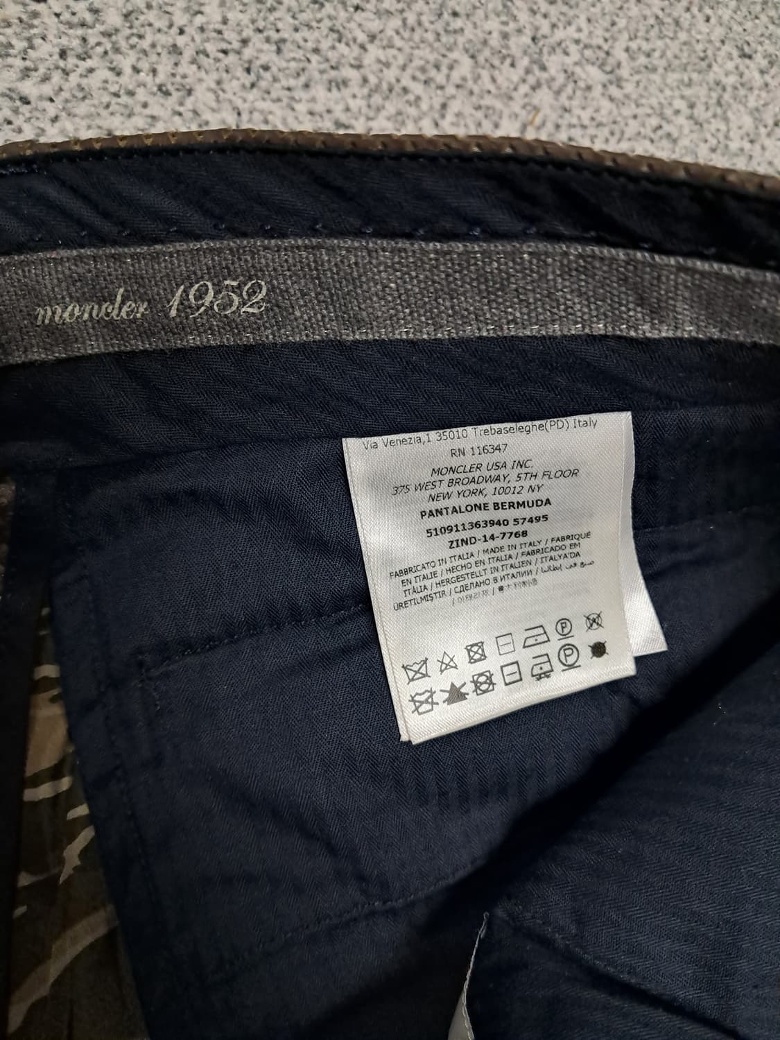 몽클레어 펀칭반바지 상품이미지5