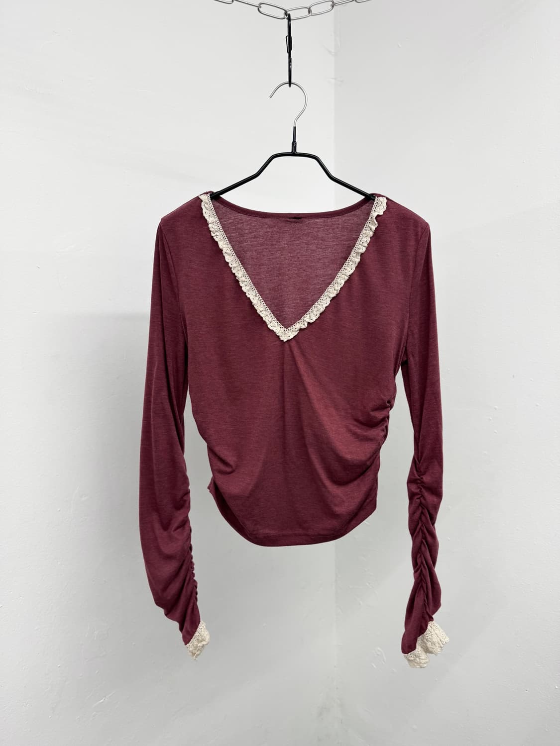 레이스 셔링 브이넥 슬리브 상품이미지1