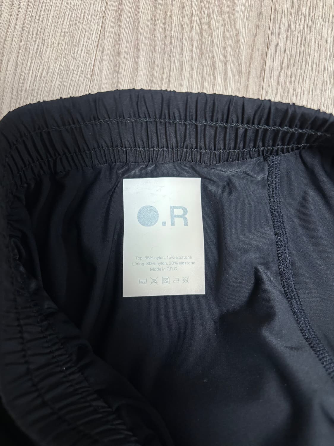 옵티미스틱러너스 매트 나일론 쇼츠 블랙  상품이미지3