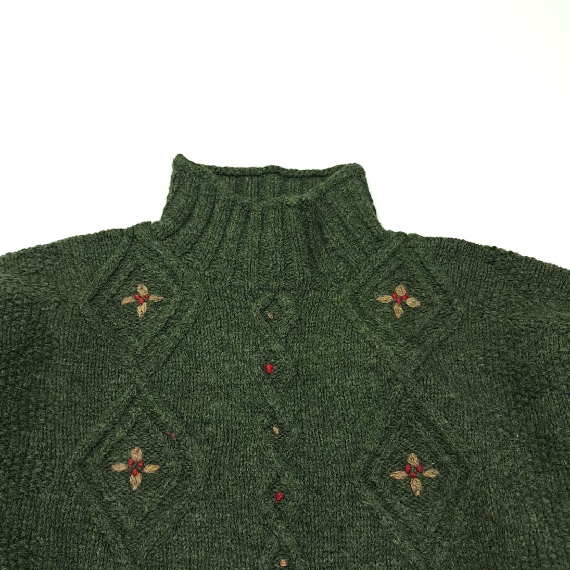CL050 S 엘엘빈 포레스트 그린 플로럴 자수 헤비 울 하이넥 니트 상품이미지2