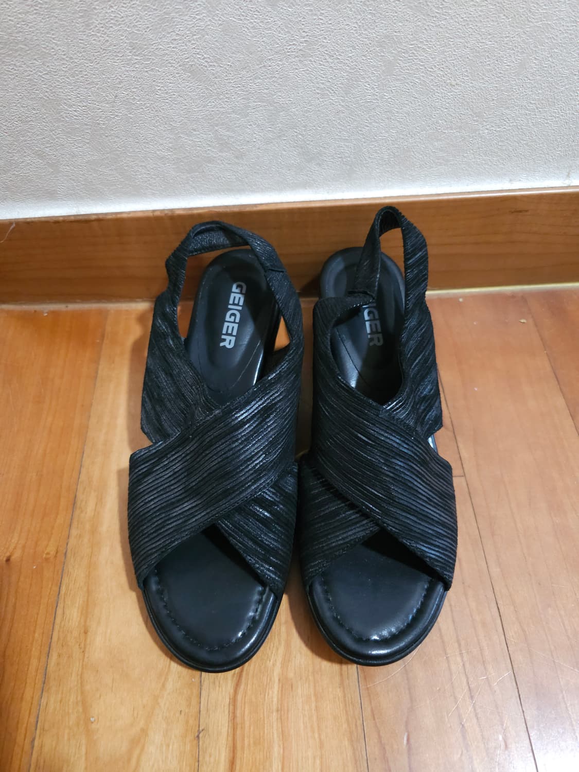 새상품)가이거 소가죽 웨지힐샌들 상품이미지3