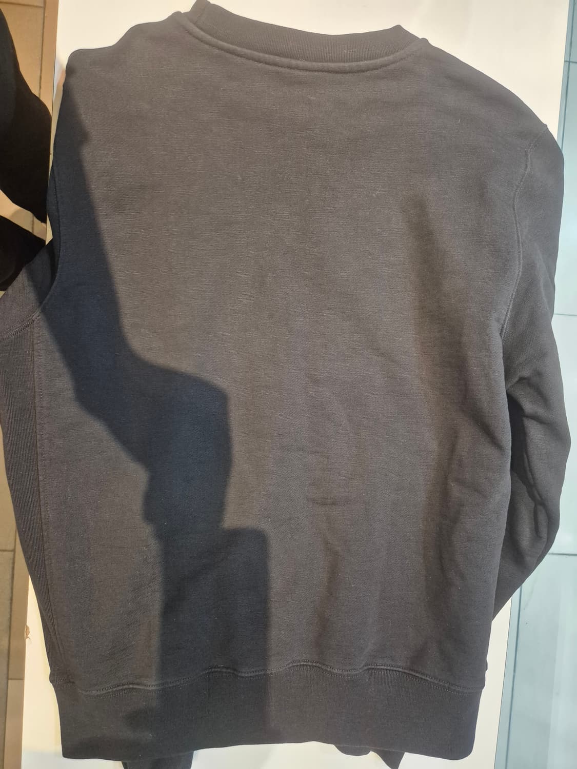 폴스미스 맨투맨 m 판매합니다 
단시간 착용하고 보관만 해서 판매합니다 상품이미지3