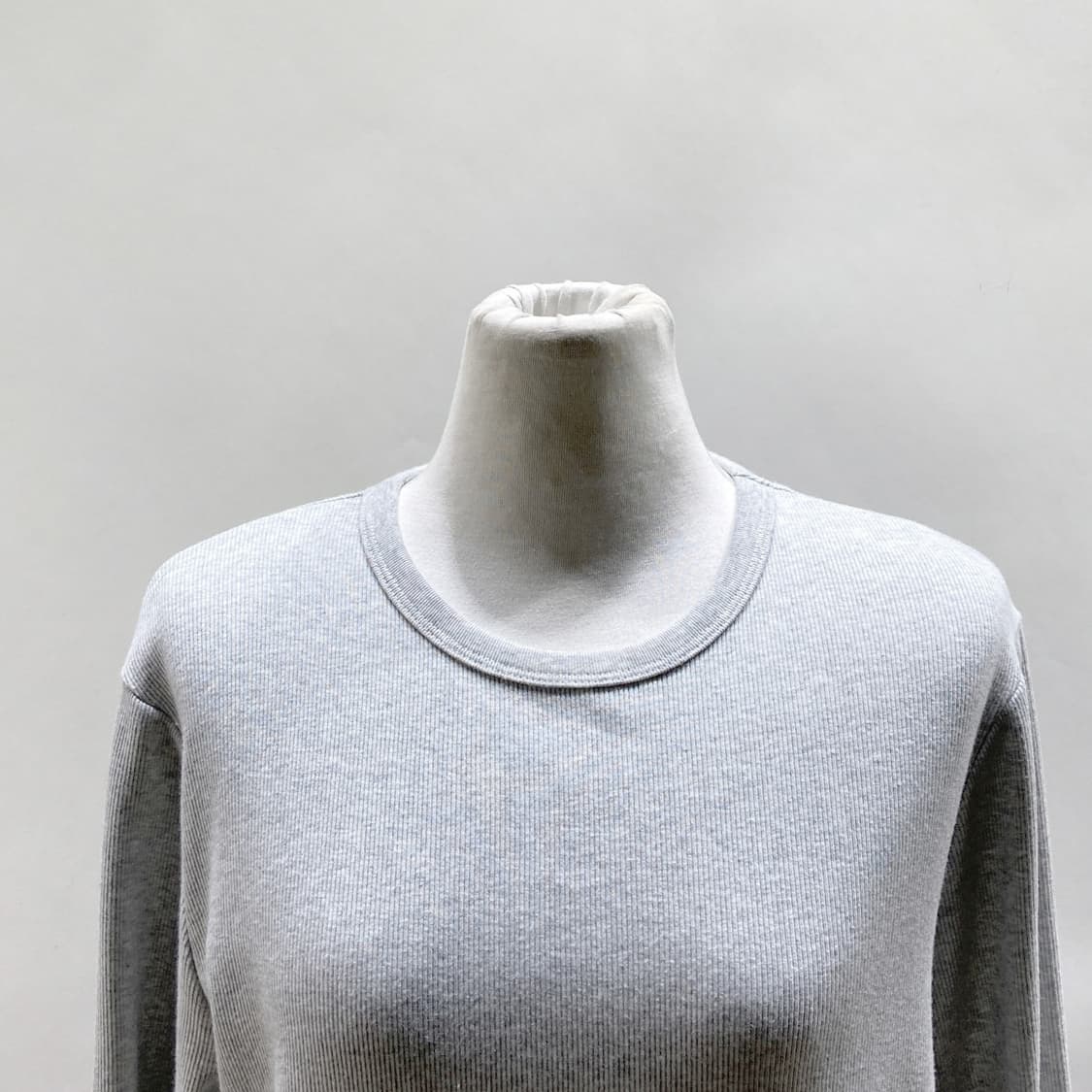 유니클로 여성 U넥 긴팔면티 그레이 XL  상품이미지2