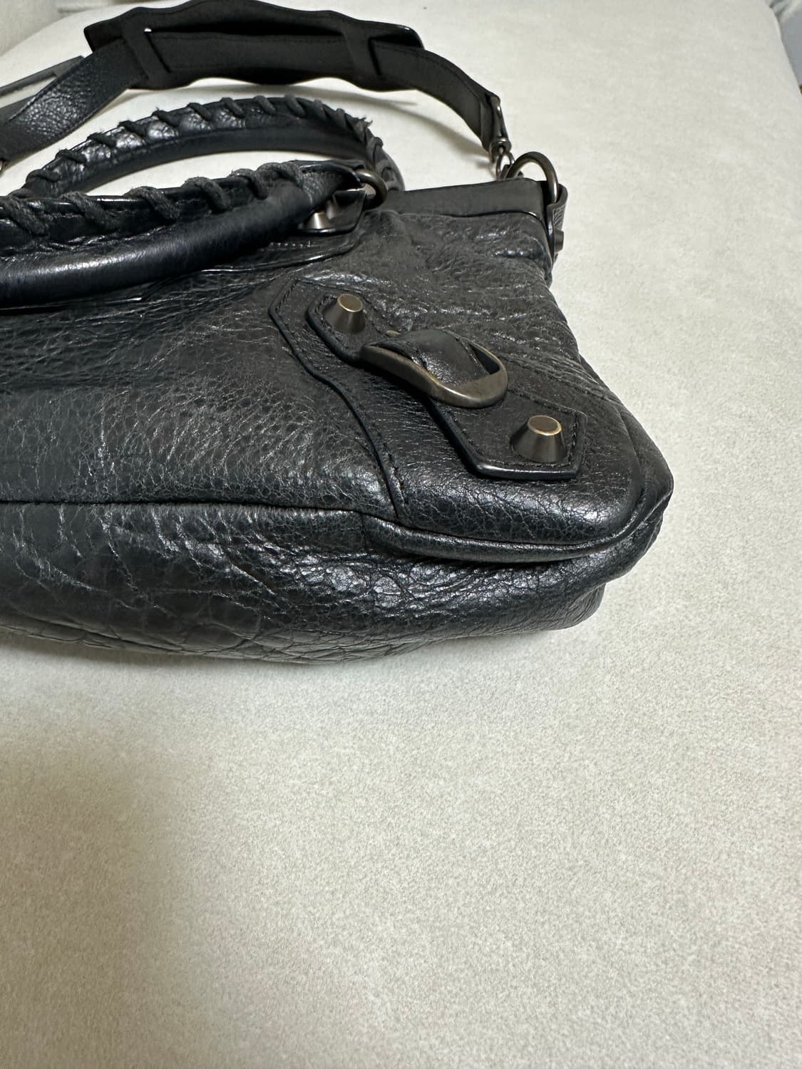 [A+ 정품] 발렌시아가 시티 모터백 퍼스트 블랙 상품이미지3