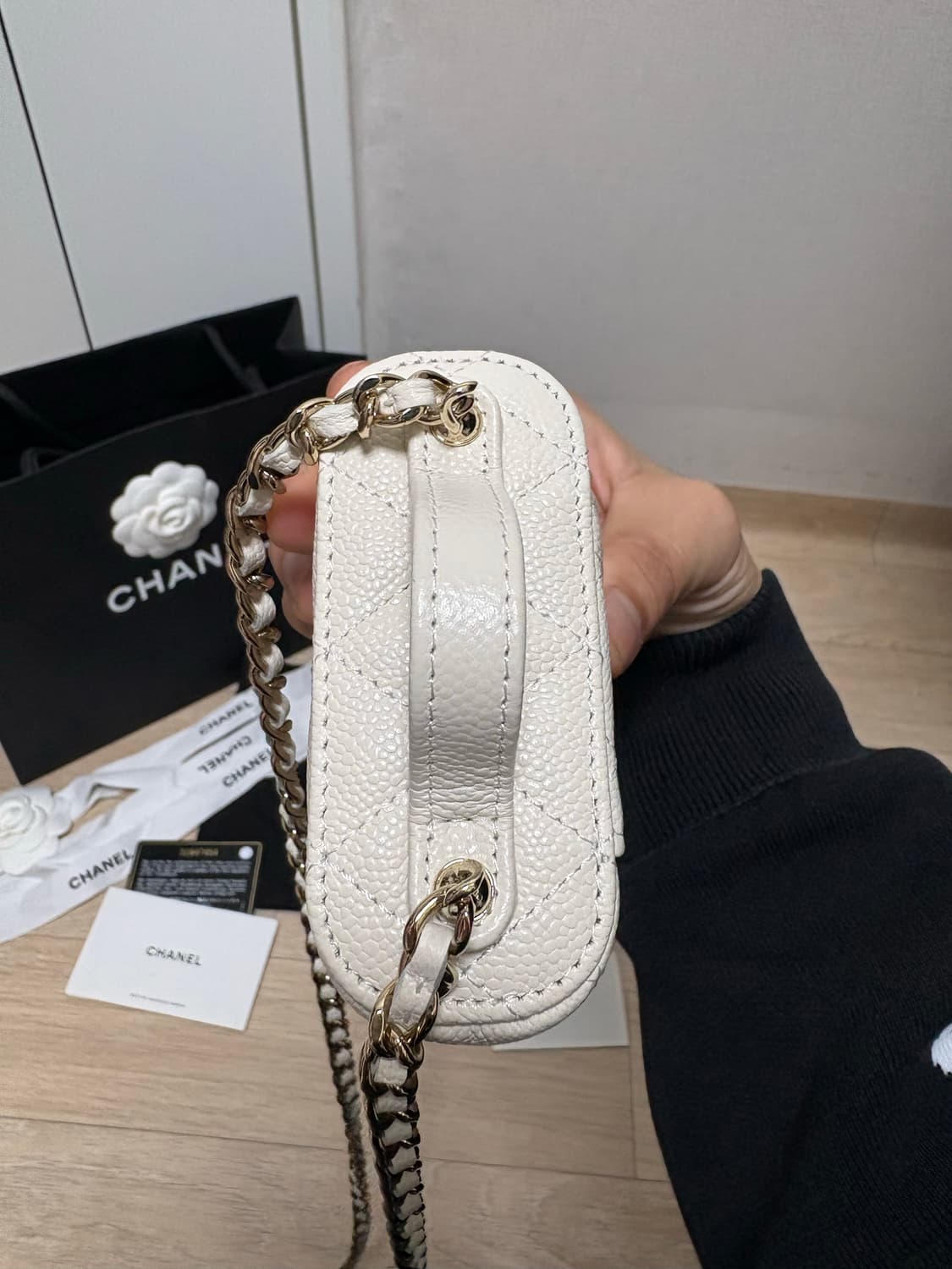 (새상품급) 샤넬 캐비어 램스킨 금장 베니티백 화이트 상품이미지7