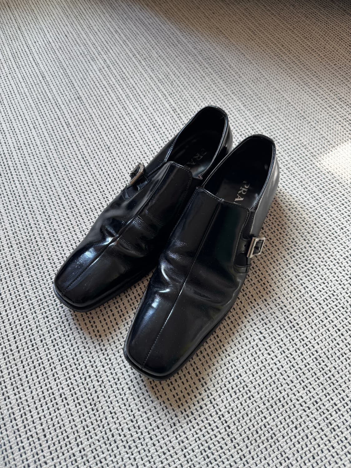 프라다 버클로퍼 상품이미지1