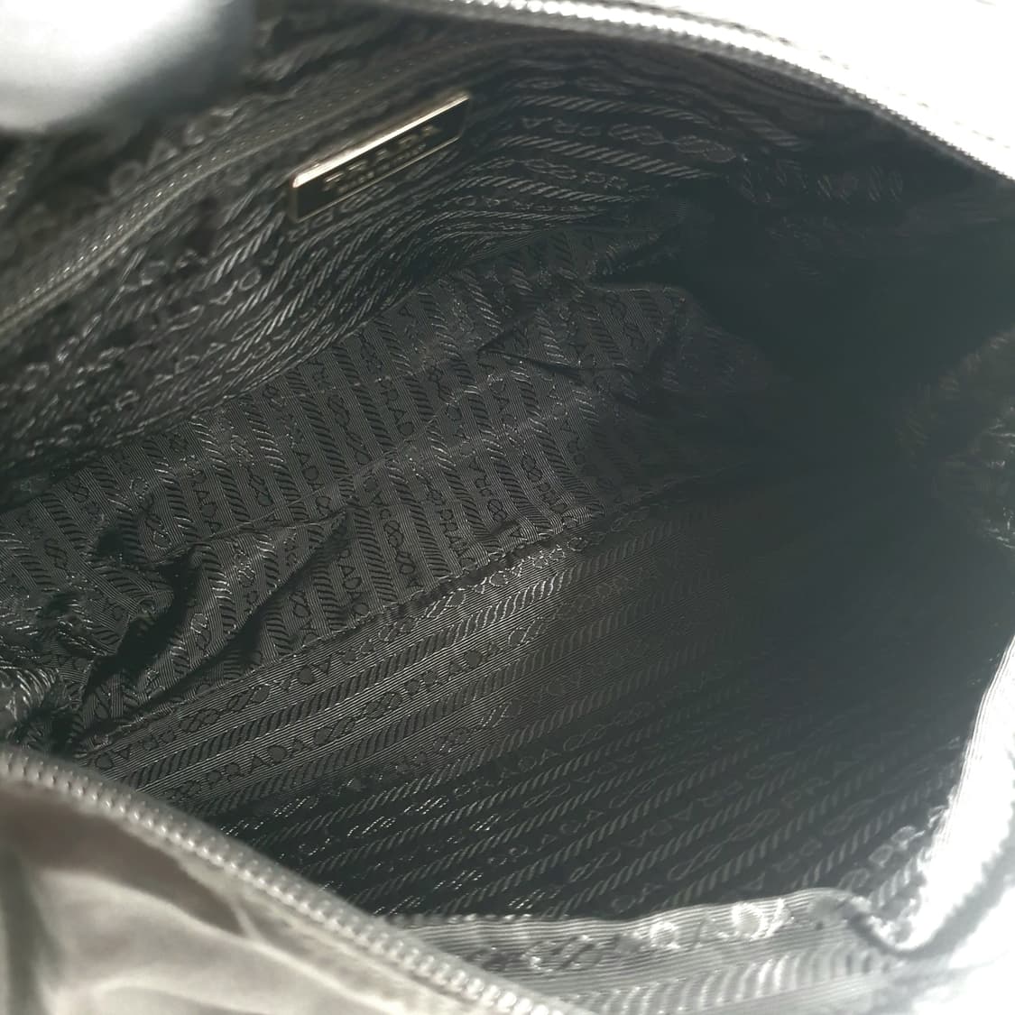 프라다 나일론 투버클 메신저백 크로스백 숄더백 상품이미지10