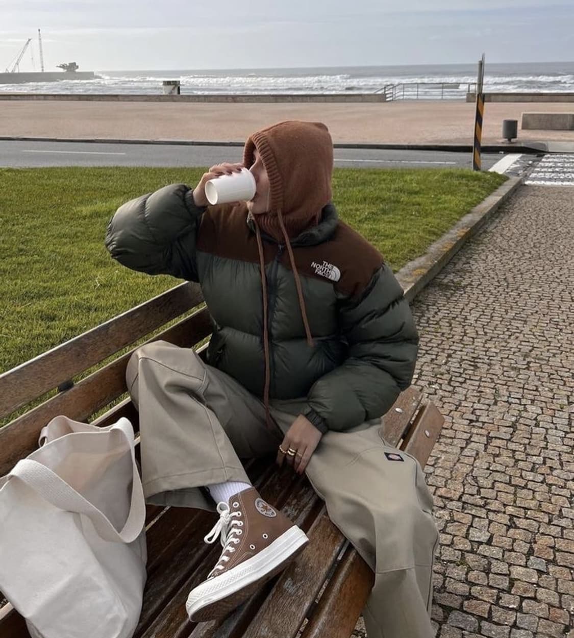 노스페이스 로고 브라운배색 딥그린 패딩 100 상품이미지10