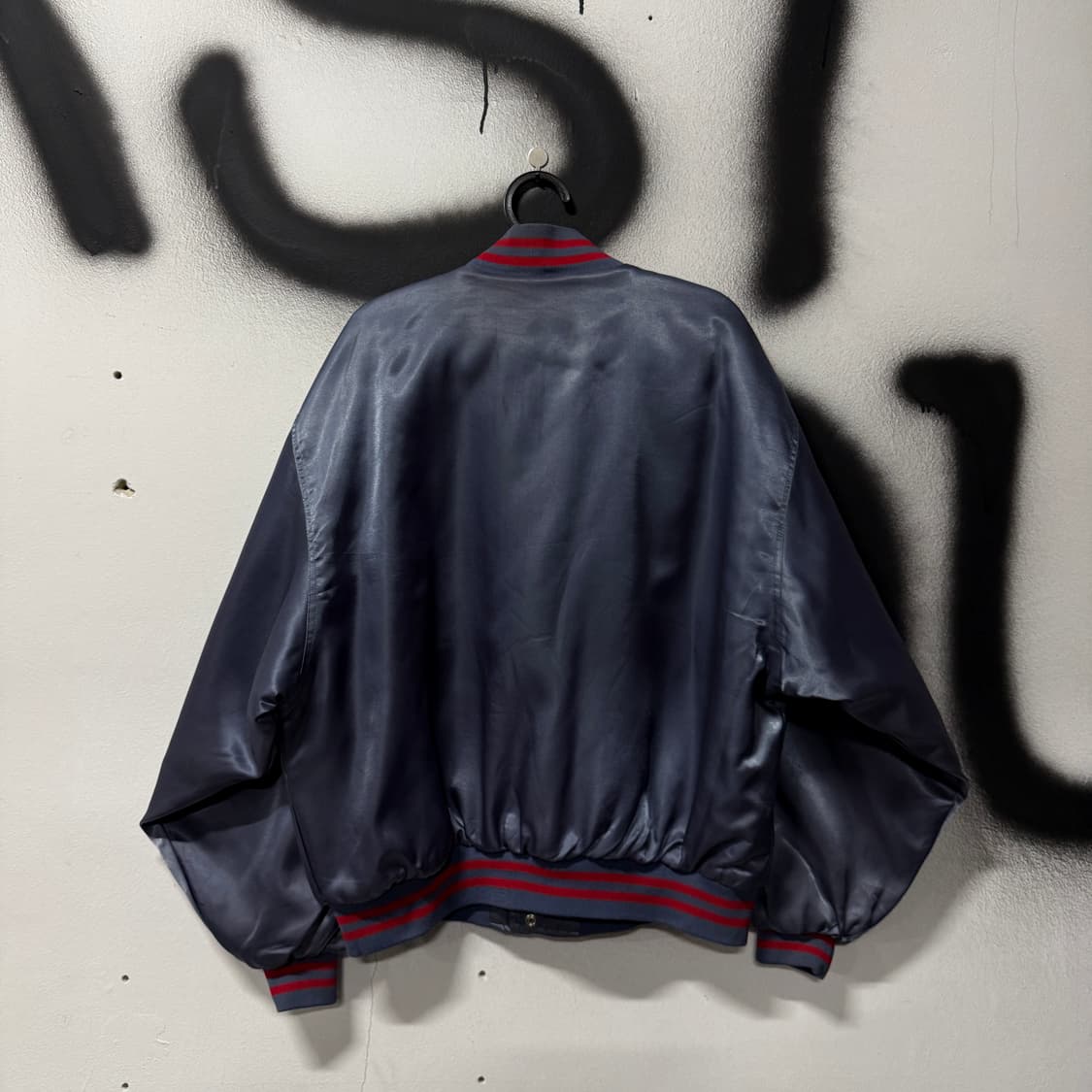 VTG 빈티지 올드스쿨 실버 배색 퀼팅 사틴 바시티 자켓 상품이미지2