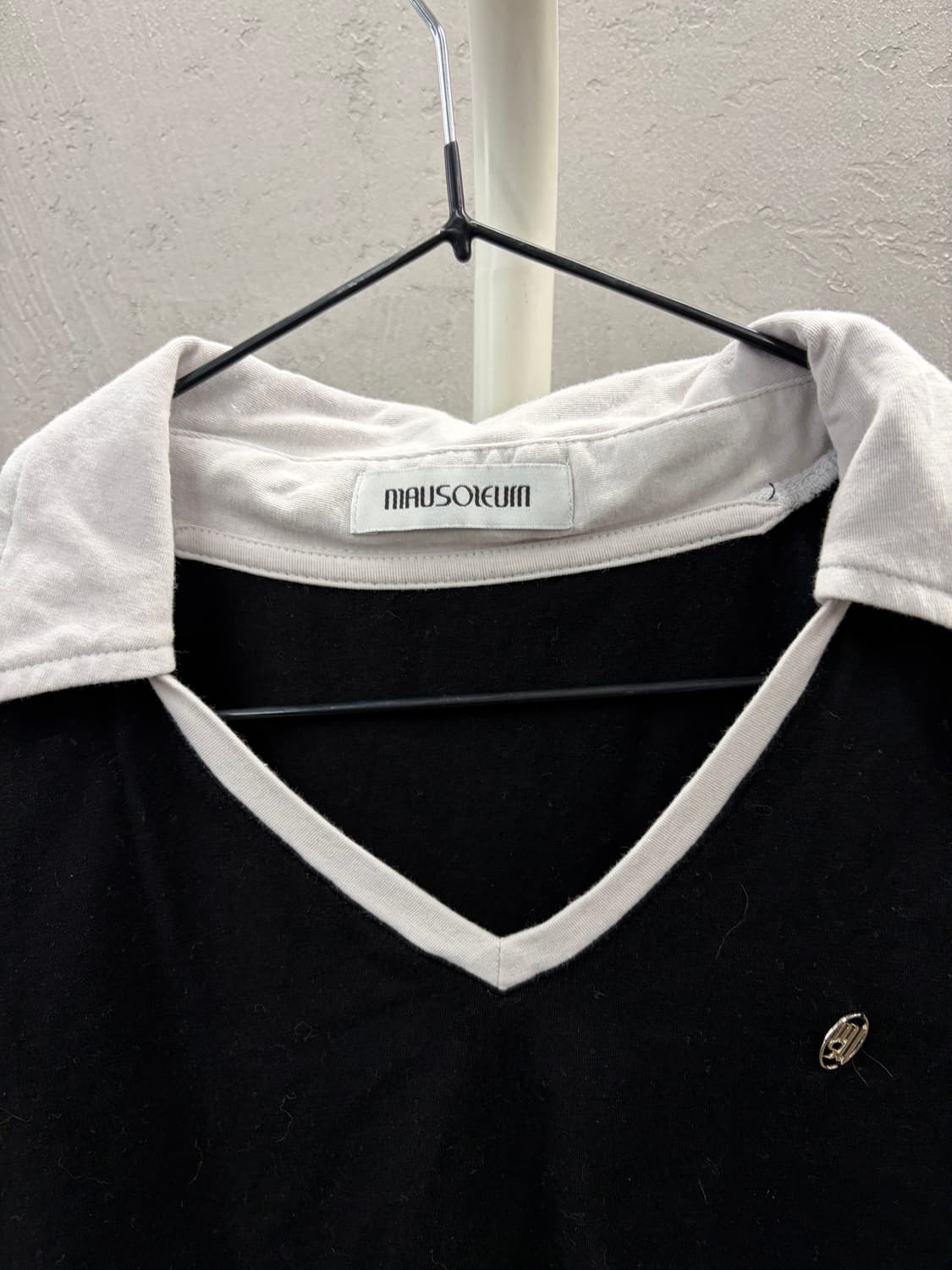 마우솔레움 스트링 카라 반팔티 M 상품이미지3