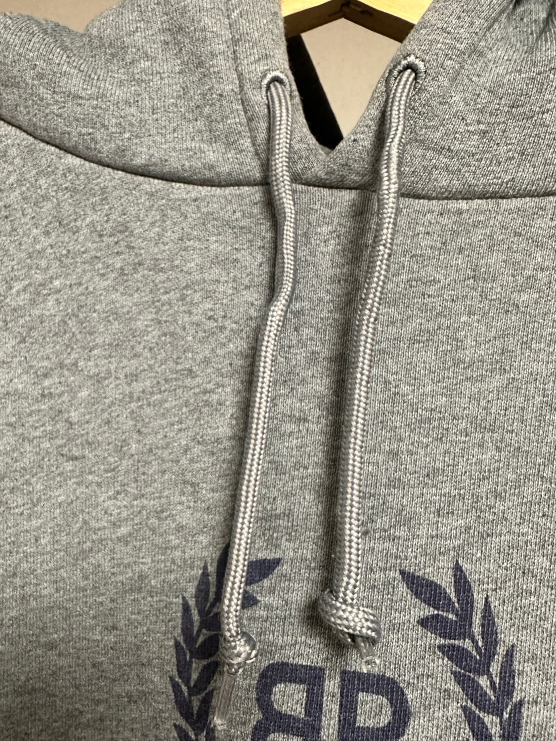 정품 발렌시아가 월계수 후드 그레이 티셔츠 판매합니다 상품이미지3