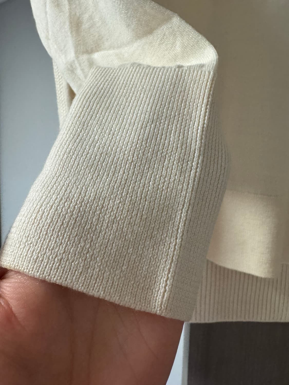 COS 코스 메리노 울 크루넥 니트 (크림/XS) 판매합니다 상품이미지6