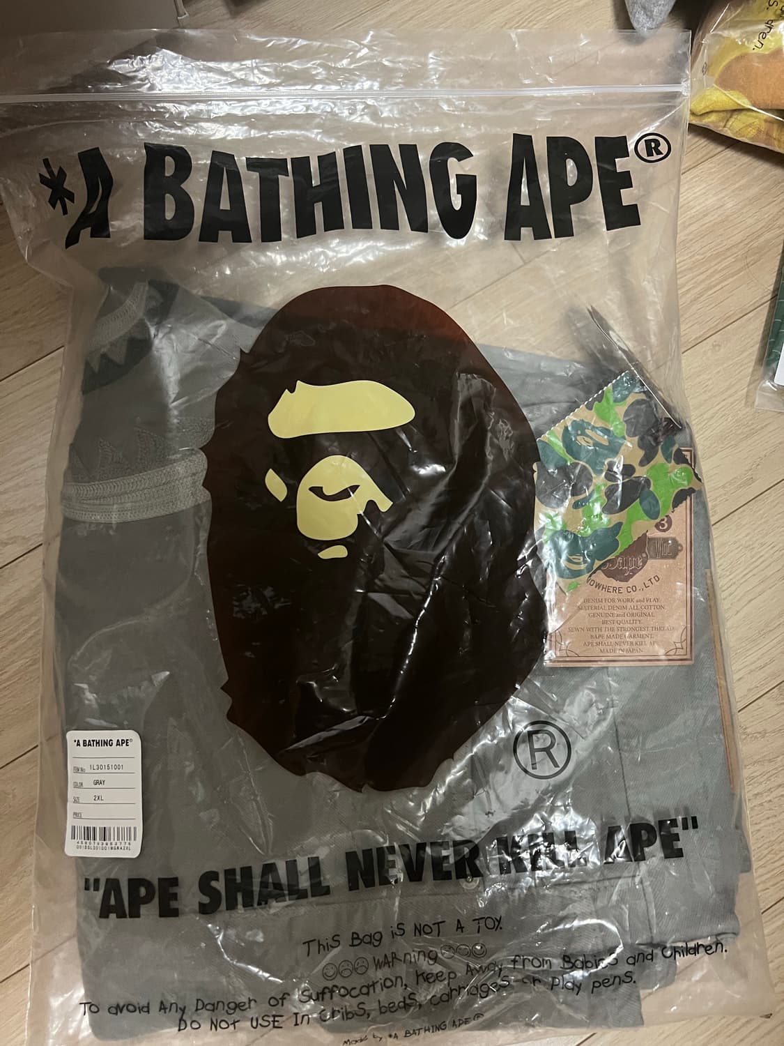 BAPE Shark Garment Dye Relaxed Fit Denim 상품이미지3