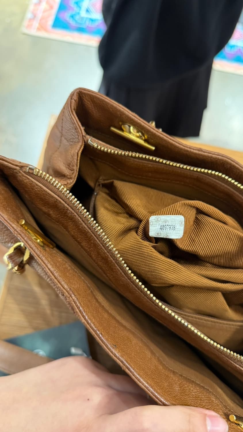 샤넬 브라운 클래식 cc 퀼팅 캐비어 숄더백 상품이미지9