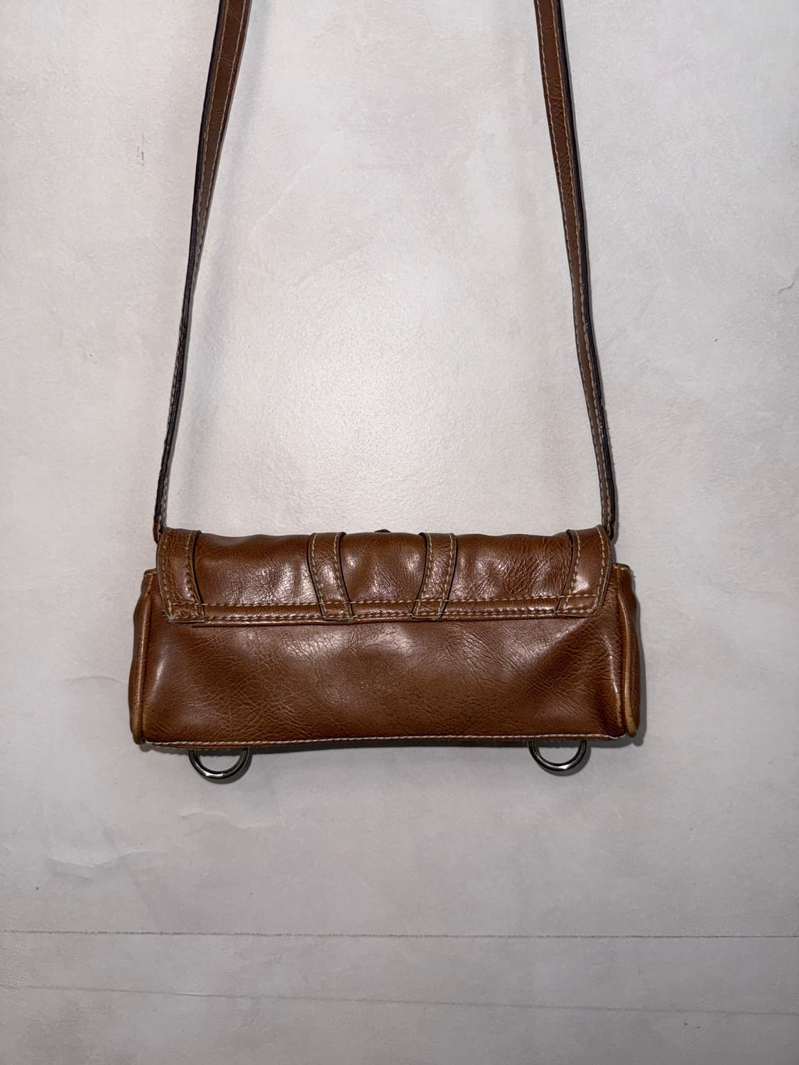 Guess stud logo buckle two ways mini bag 상품이미지4