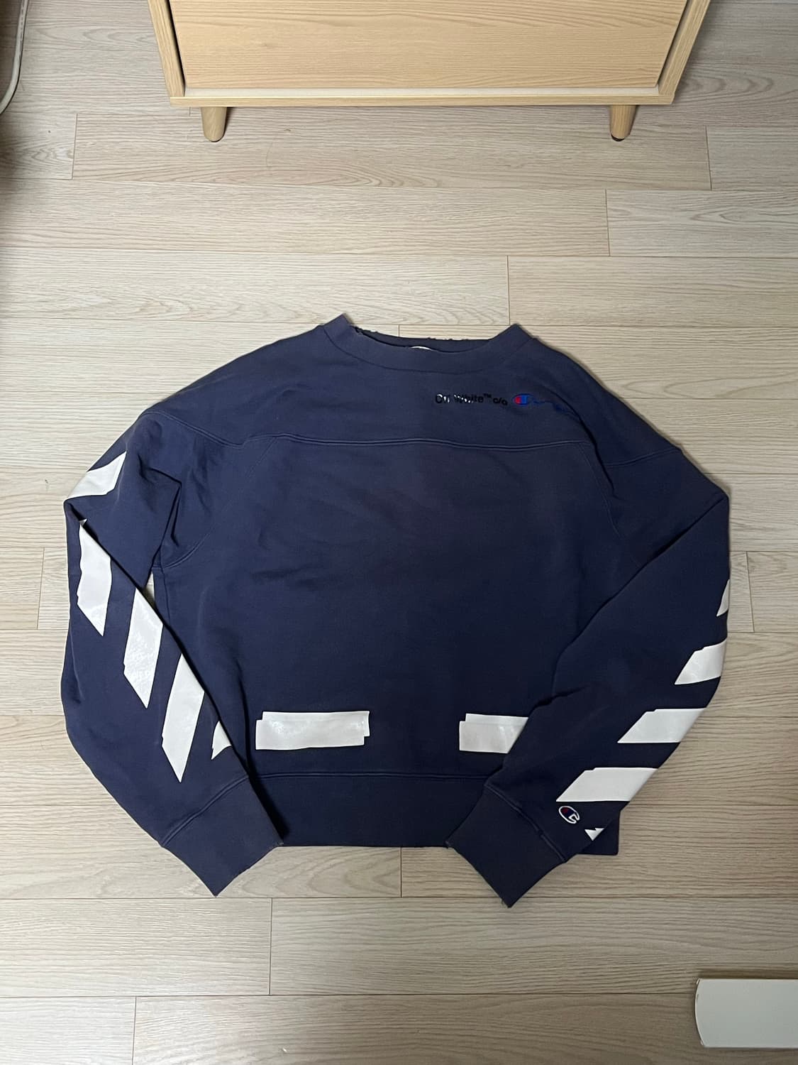 오프화이트 챔피온 콜라보 맨투맨 상품이미지1