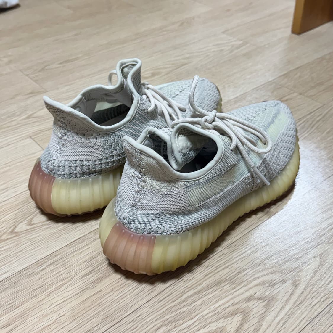 아디다스 이지부스트 350 V2 시트린 270 상품이미지9