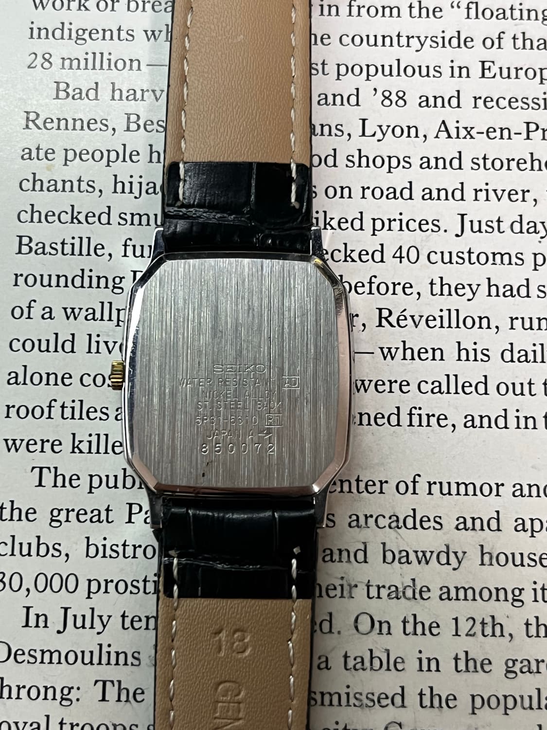 Vintage Seiko Quartz Tank Watch 상품이미지5