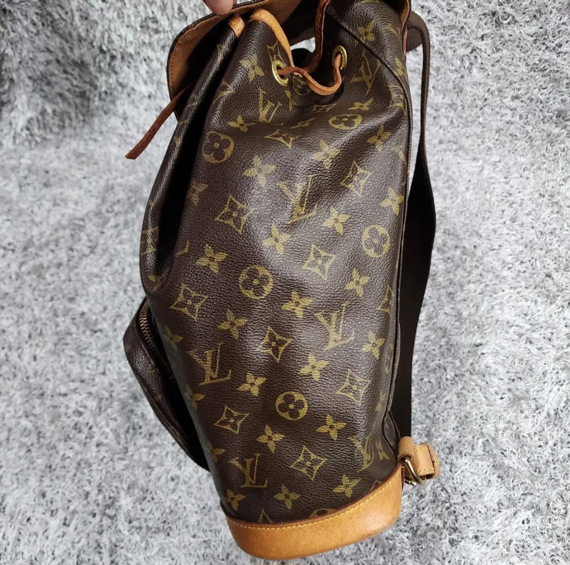 루이비통 모노그램 몽수리 GM 백팩 상품이미지3