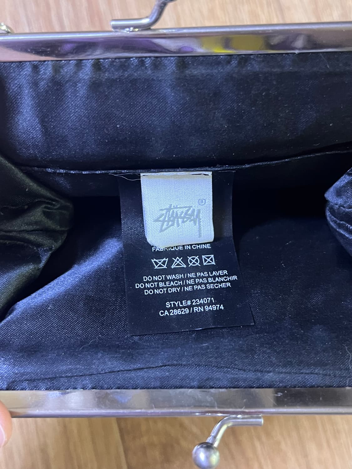 스투시 미니 체인 크로스백 상품이미지3