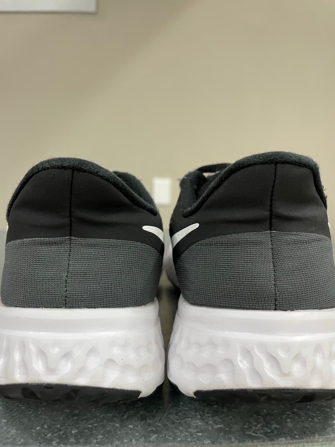 나이키 레볼루션5 블랙 240 상품이미지8