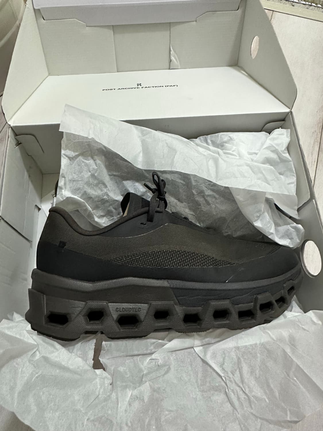 온파프 클라우드몬스터2 쏜브라운 270 상품이미지1