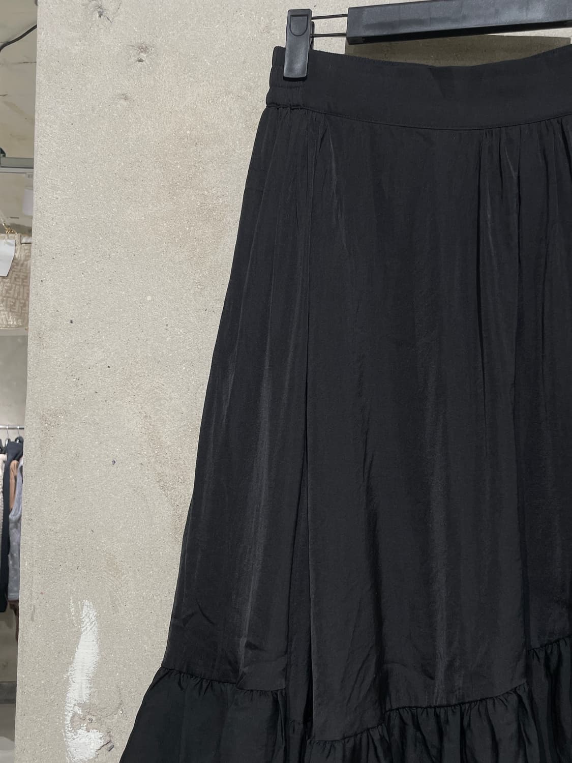 maje 블랙 프릴 레이어 폴리에스터 롱 스커트 상품이미지2