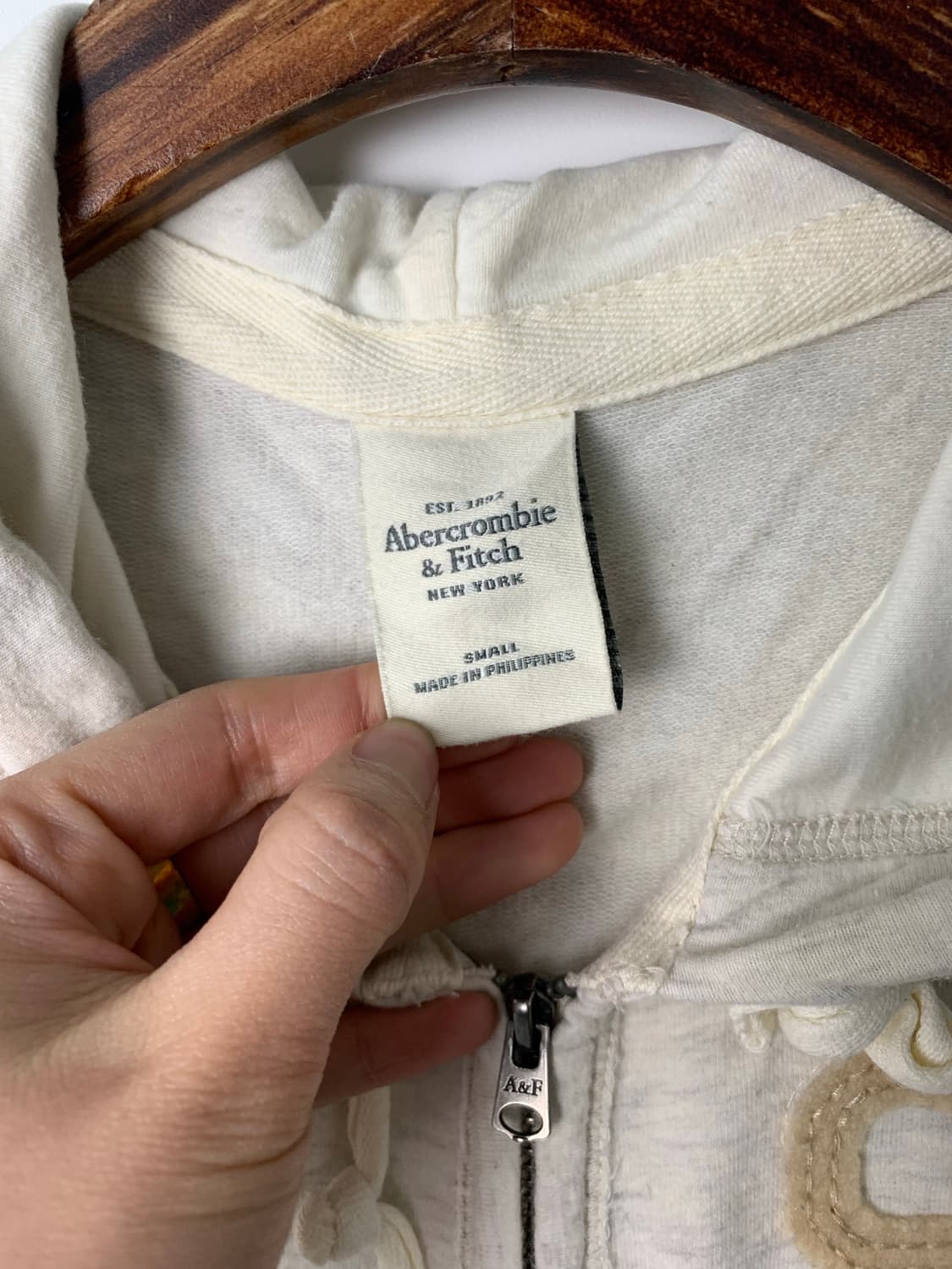 아베크롬비 y2k 와투케 화이트 딱붙 후드집업 상품이미지5