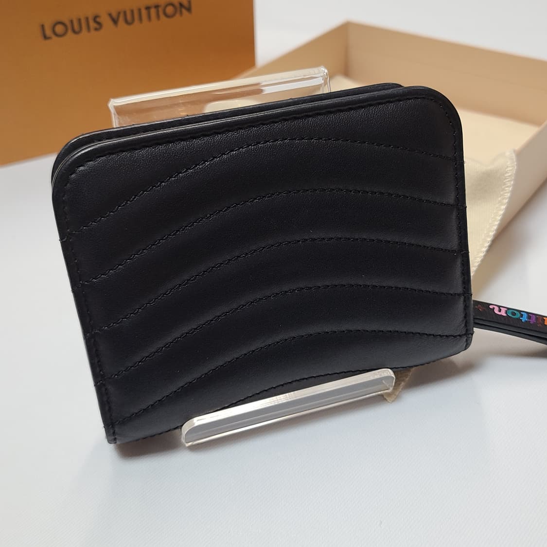 루이비통 뉴웨이브 컴팩트 월릿 상품이미지3