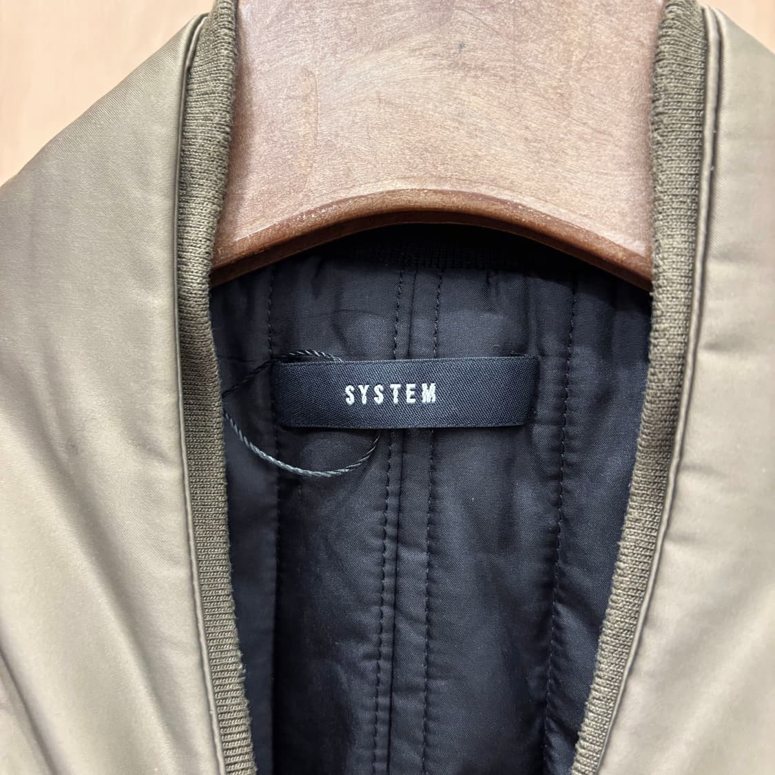 시스템 롱 패딩 자켓 미니멀 밀리터리 투웨이 소매 지퍼 포켓 디테일 카키 상품이미지7