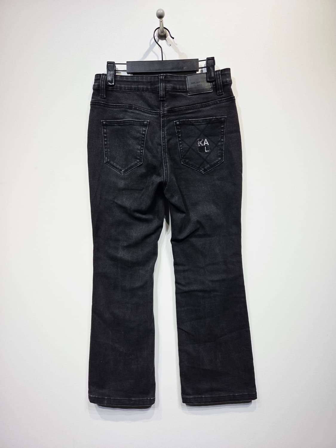 칼라거펠트 파리스 퀼팅 자수 블랙 데님 팬츠 상품이미지5