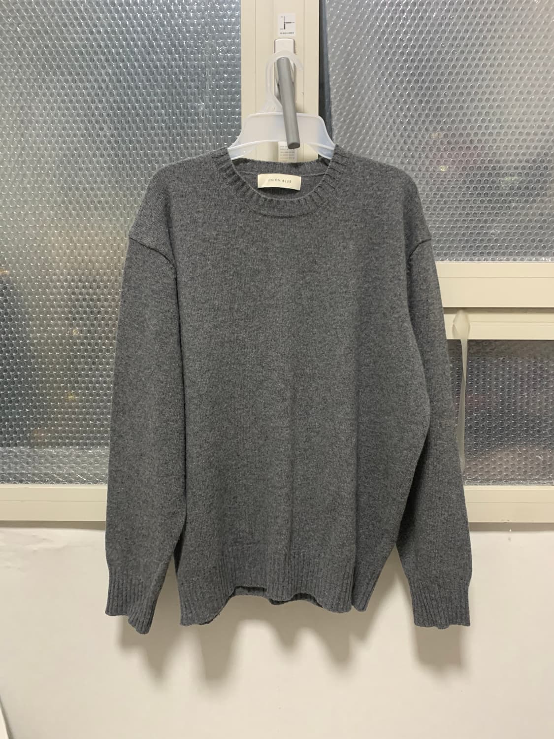 (L) 유니온블루 캐시미어 울 크루넥 니트 멜란지 그레이 상품이미지1