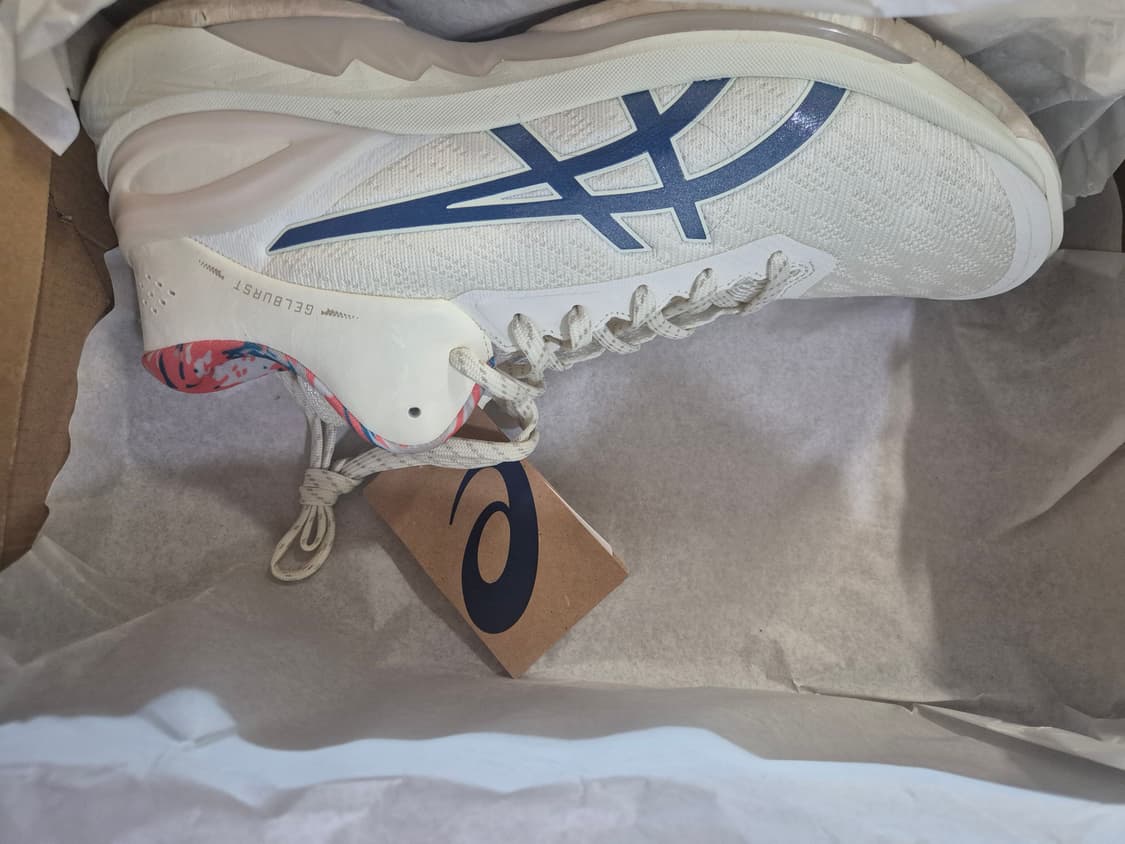 아식스 젤버스트 28 미사용신품 290사이즈 상품이미지4