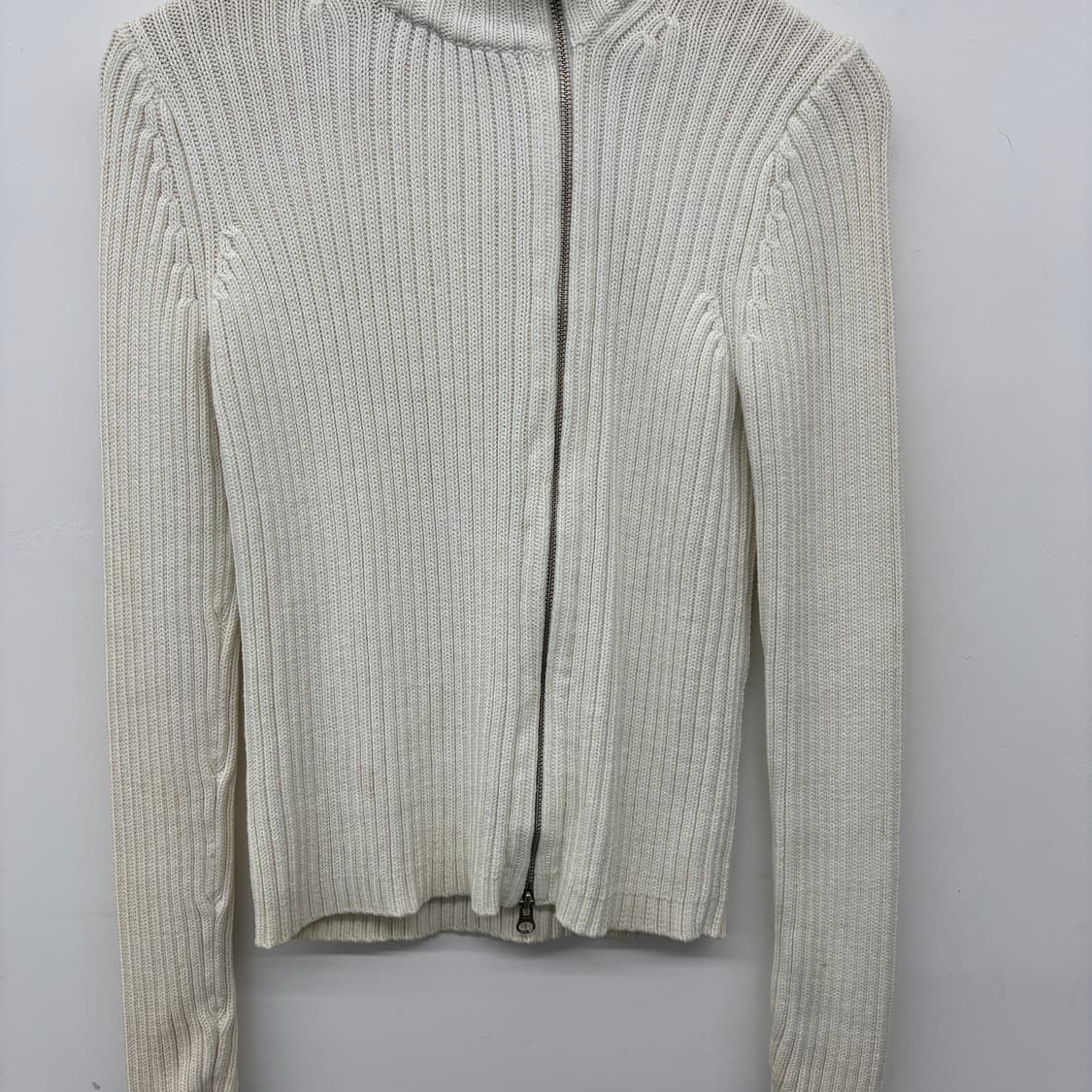띠어리 화이트 골지 사선 디테일 니트 집업 가디건 여성 S 상품이미지2