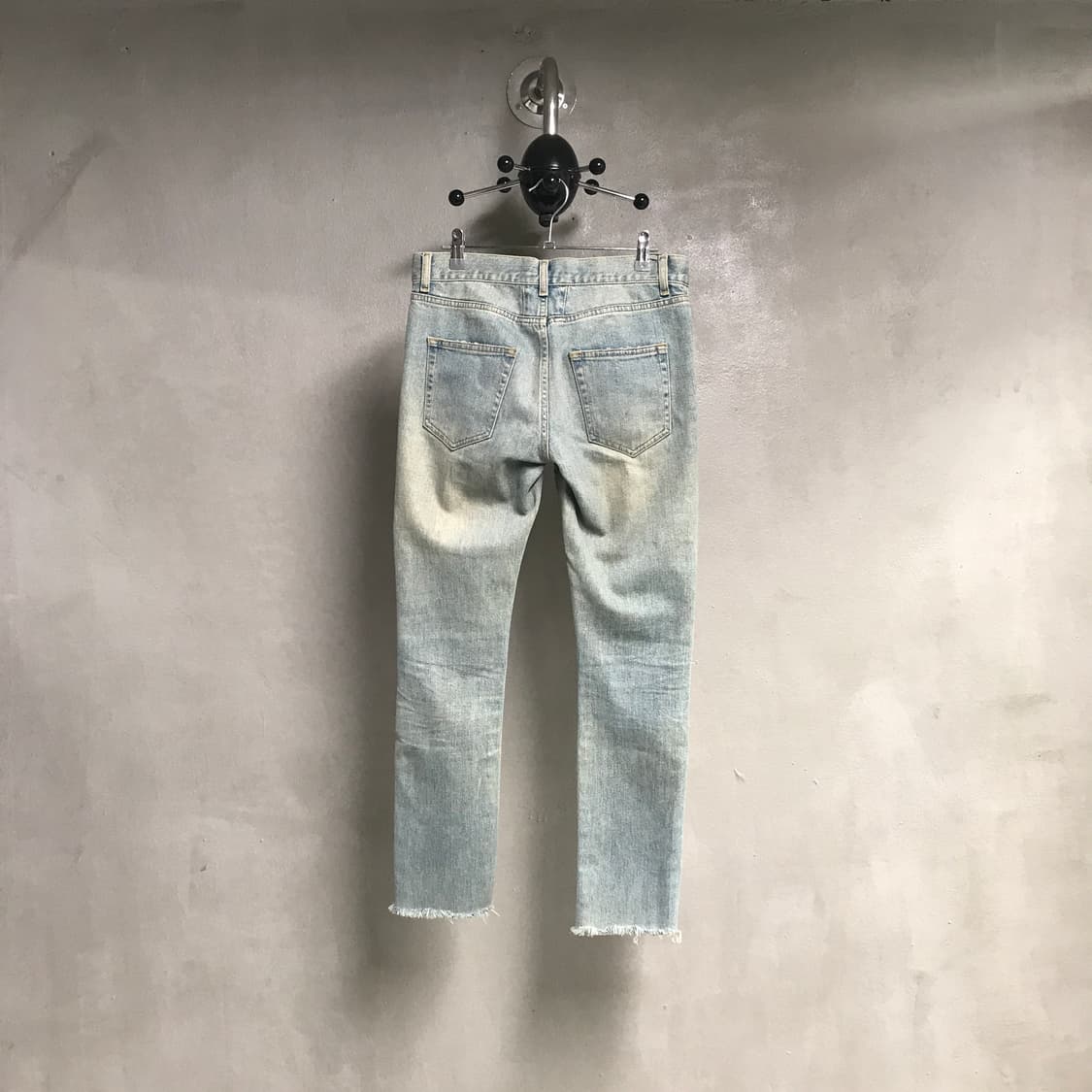 생로랑 디스트로이드 워싱 데님 팬츠 28  상품이미지4