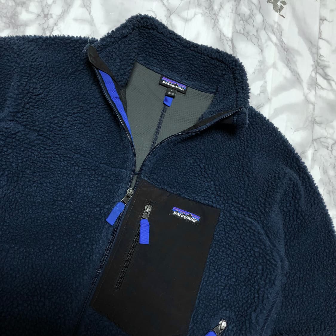 파타고니아 후리스 자켓 레트로 남여공용 네이비 상품이미지2