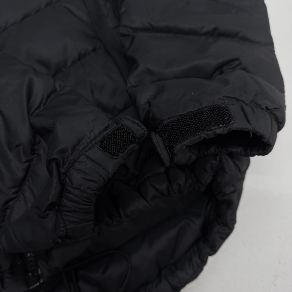 몽벨 구스다운 고프코어 푸퍼 경량패딩 블랙 상품이미지5