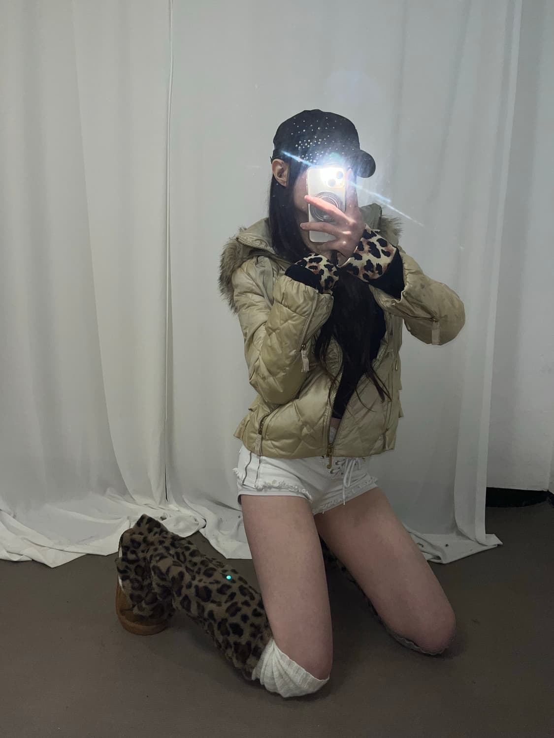 juicycouture 베이지 갸루 글로시 패딩 상품이미지3