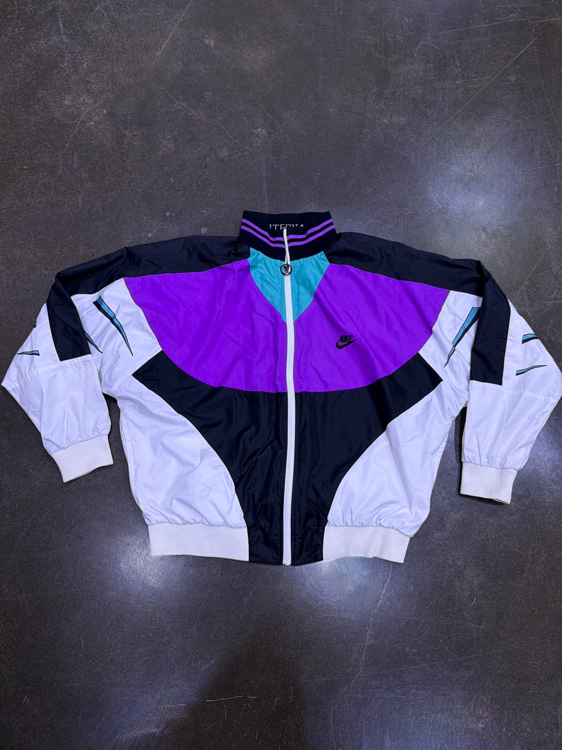 나이키 올드스쿨 인터네셔널 배색 바람막이 점퍼 L 상품이미지1