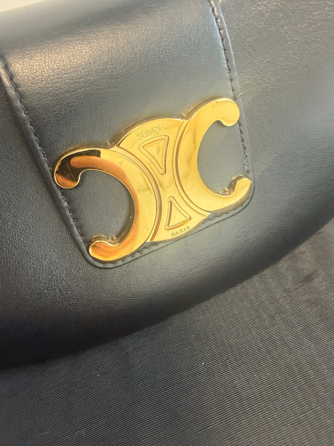 셀린느 트리옹프 아바백 상품이미지3