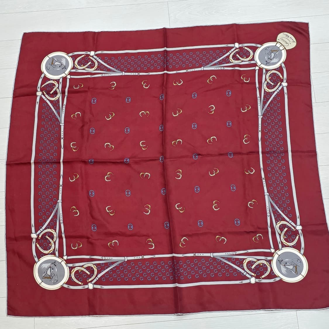 구찌  빈티지 실크 스카프 홀스빗 승마 디자인(버건디) 상품이미지1